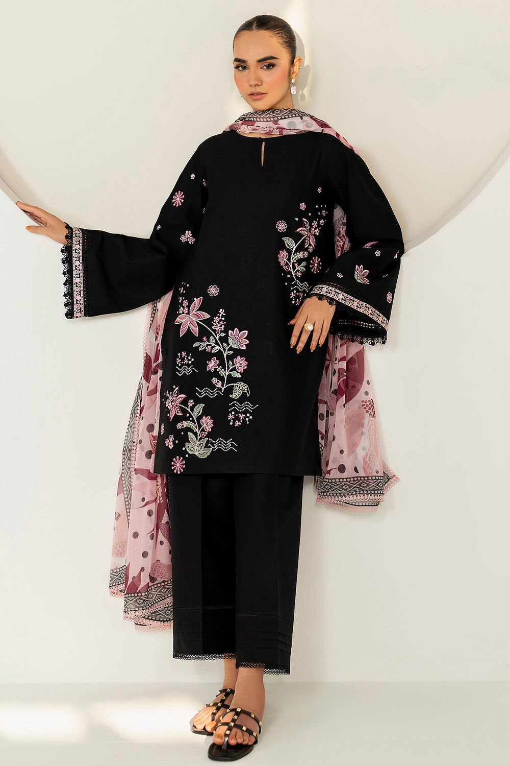 Farasha | Thread Lines Embroidered | Floral Meadow