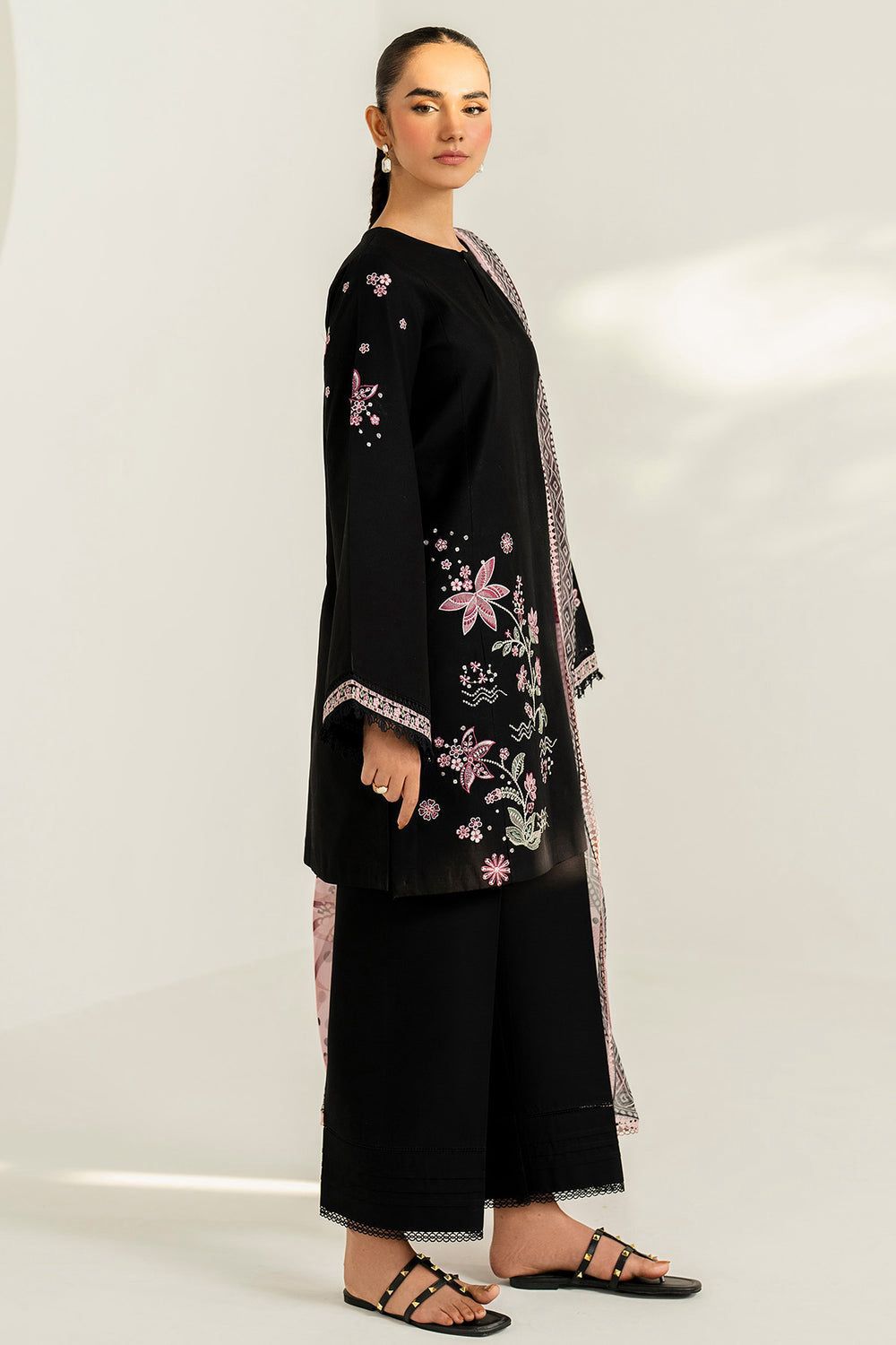 Farasha | Thread Lines Embroidered | Floral Meadow